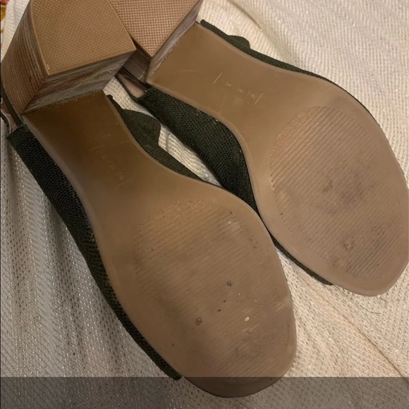 2023 TREND ALERT Olive colored fabric Steve Madden Suzy Bootie! - Picture 4 of 5